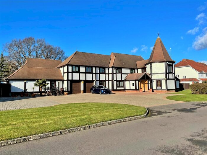 6 Bedroom Detached House To Rent In Skylark Meadows, Fareham, PO15