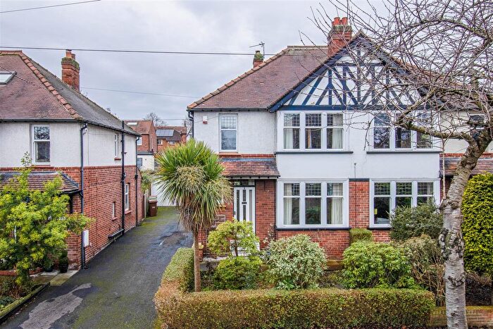 3 Bedroom Semi Detached House For Sale In Ashleigh Avenue, Wakefield, WF2