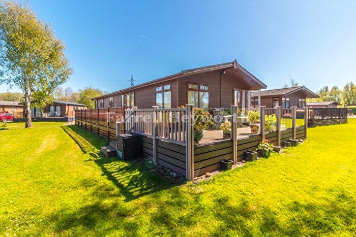 3 Bedroom Property For Sale In Borwick Lane, Dock Acres, Carnforth, LA6