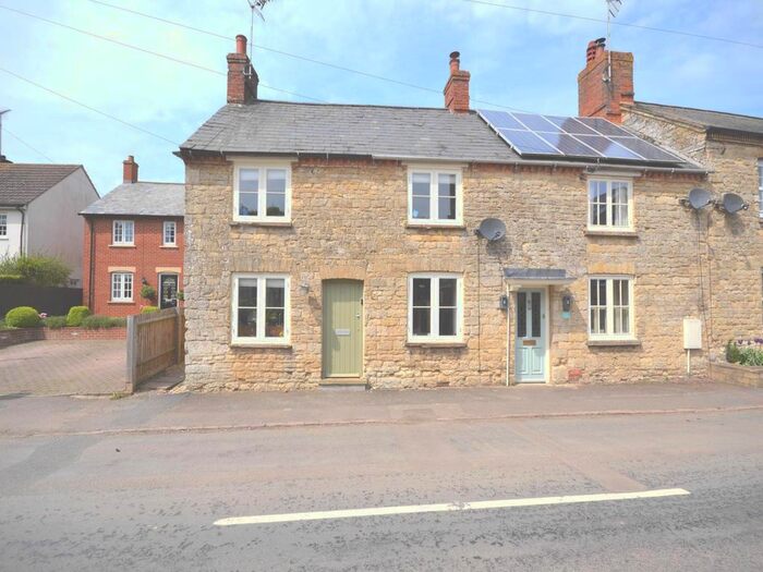 2 Bedroom Detached House To Rent In High Street, Paulerspury, Towcester, Northamptonshire, NN12