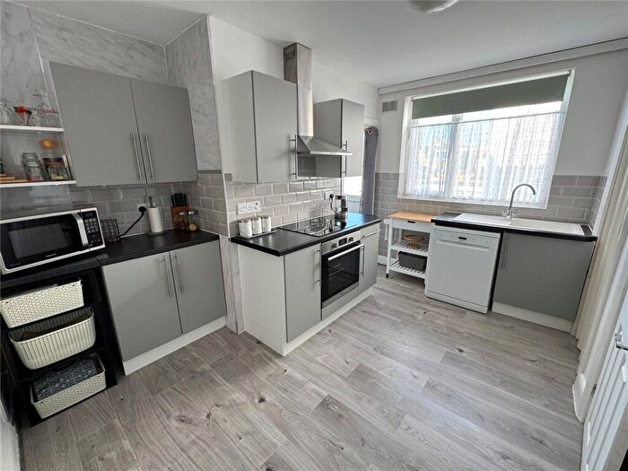 3 Bedroom Maisonette For Sale In St. Pauls Road, Clacton-on-Sea, Essex, CO15