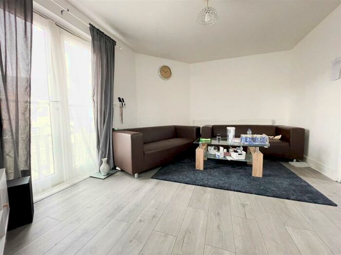 2 Bedroom Flat To Rent In Arthur Street, Grays, RM17