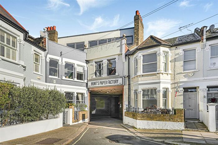 2 Bedroom Flat For Sale In Atalanta Street, Fulham, SW6