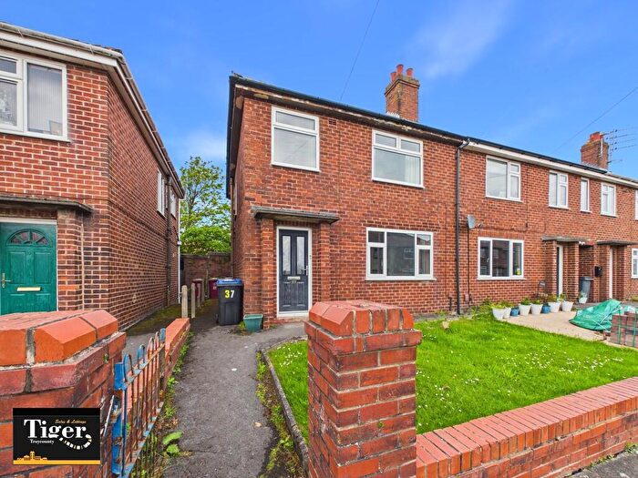 3 Bedroom End Of Terrace House For Sale In Tyrone Avenue, Blackpool, FY2