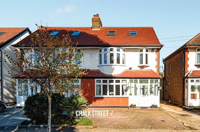 4 Bedroom Semi Detached House For Sale In Compton Avenue, Gidea Park, RM2