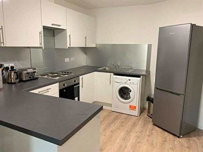 3 Bedroom Flat To Rent In Murieston Lane, Edinburgh, EH11