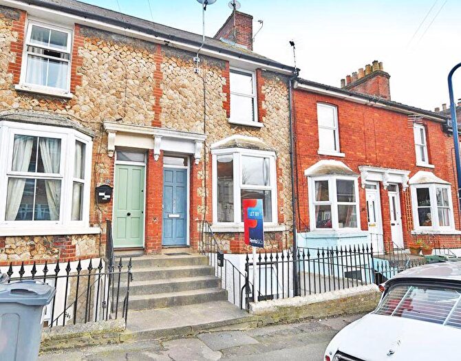2 Bedroom Apartment To Rent In Hardy Street, Maidstone, ME14