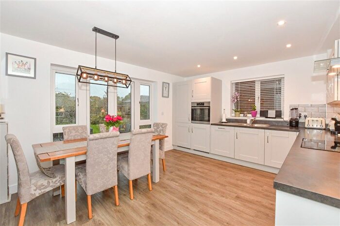 4 Bedroom Detached House For Sale In Collier Street, Yalding, Maidstone, Kent, ME18