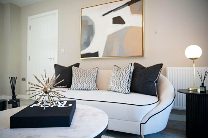 4 Bedroom Detached House For Sale In Brook View, New Warrington Road, Wincham, Cheshire, CW9