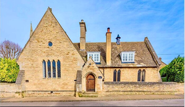 4 Bedroom Detached House For Sale In Grafton Road Geddington, Kettering, NN14