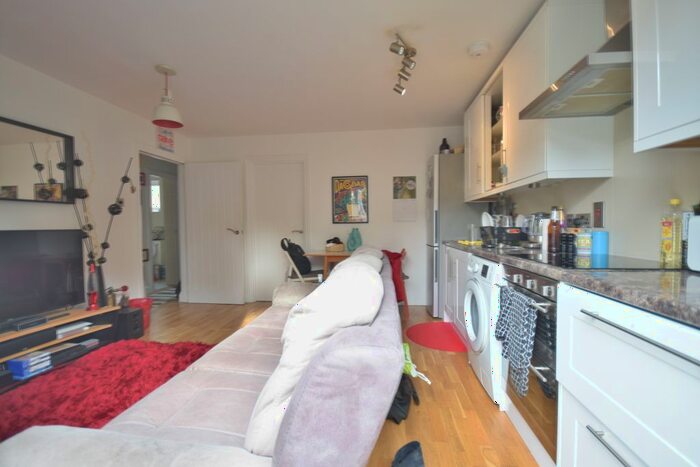 2 Bedroom Flat To Rent In Linden Walk, Archway, London, N19