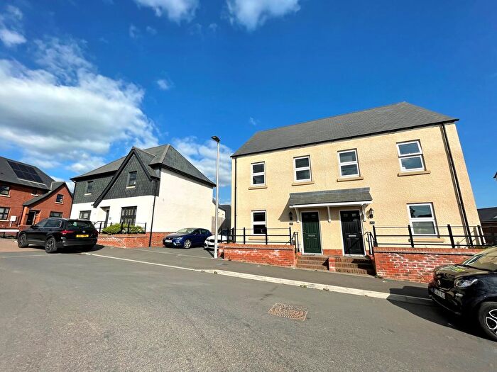 3 Bedroom Semi-Detached House To Rent In Dart Avenue, Exeter, EX2