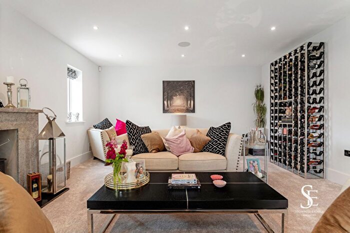 5 Bedroom Detached House For Sale In Redlake Lane, Wokingham, RG40