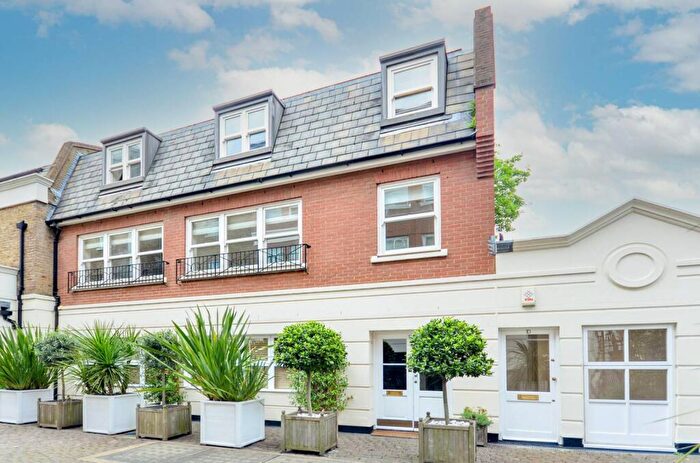 1 Bedroom Flat To Rent In College Place, Chelsea, London, SW10