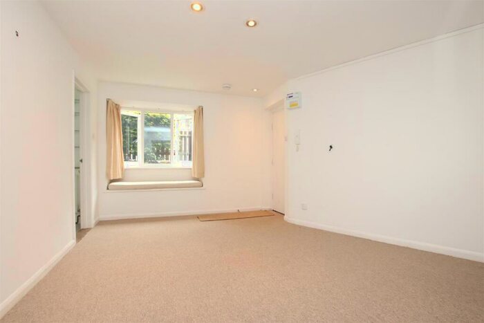 1 Bedroom Flat To Rent In Coromandel Heights, Camden Row, Bath, BA1