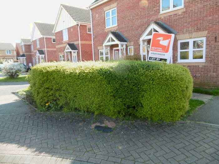 3 Bedroom Semi-Detached House To Rent In Redwood Avenue, Sleaford, NG34