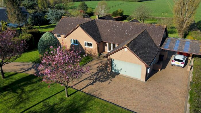 3 Bedroom Bungalow For Sale In Woodbury Salterton, Exeter, EX5