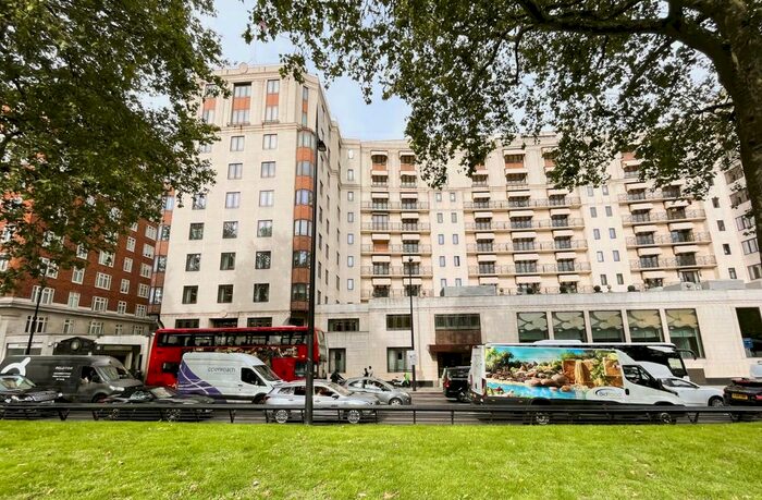 2 Bedroom Flat To Rent In Park Lane, London, W1K