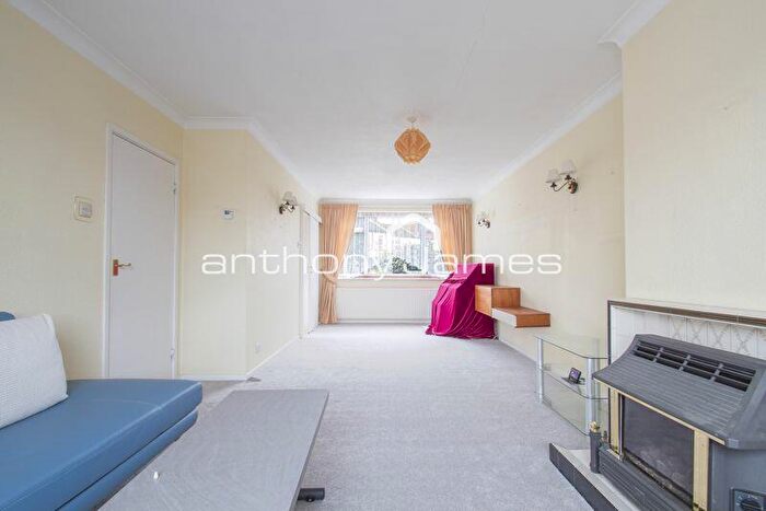 3 Bedroom Semi-Detached House To Rent In Stuart Evans Close, Welling, DA16