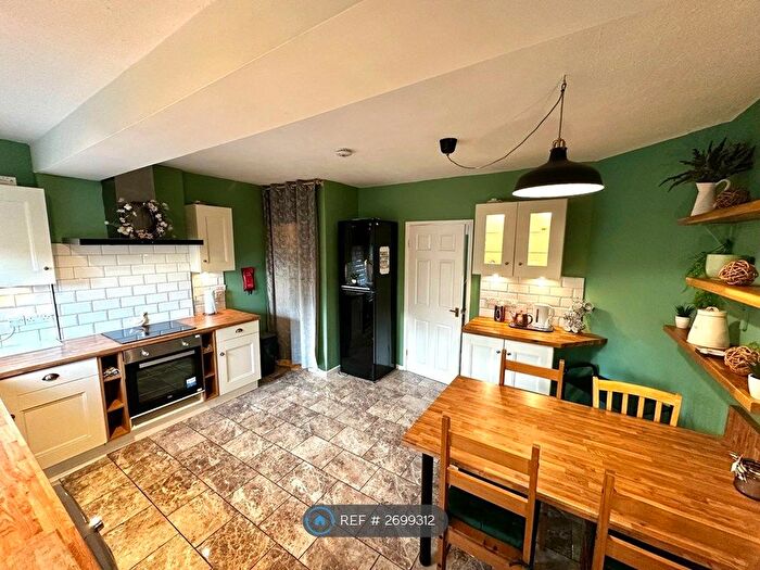 3 Bedroom Terraced House To Rent In Tom Shepley Street, Hyde, SK14