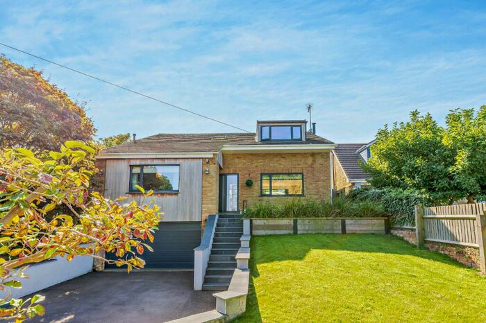 4 Bedroom Detached House For Sale In Overthorpe, Banbury, Oxfordshire, OX17