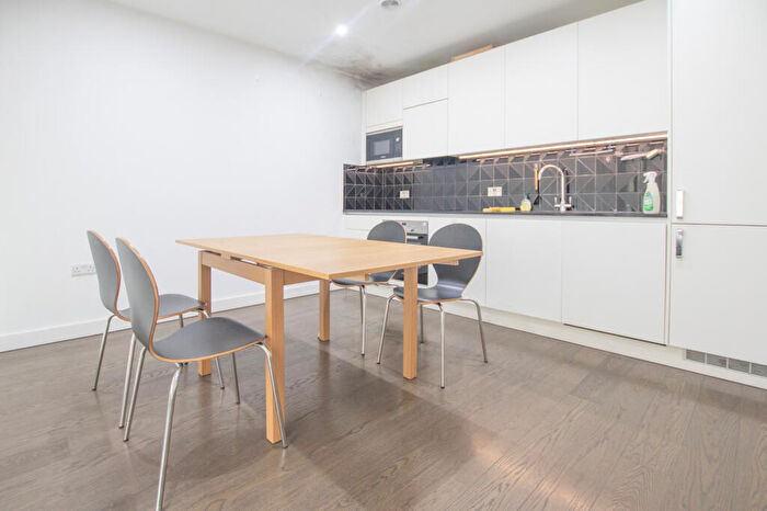 1 Bedroom Terraced House To Rent In Walton Heights, London, SE17