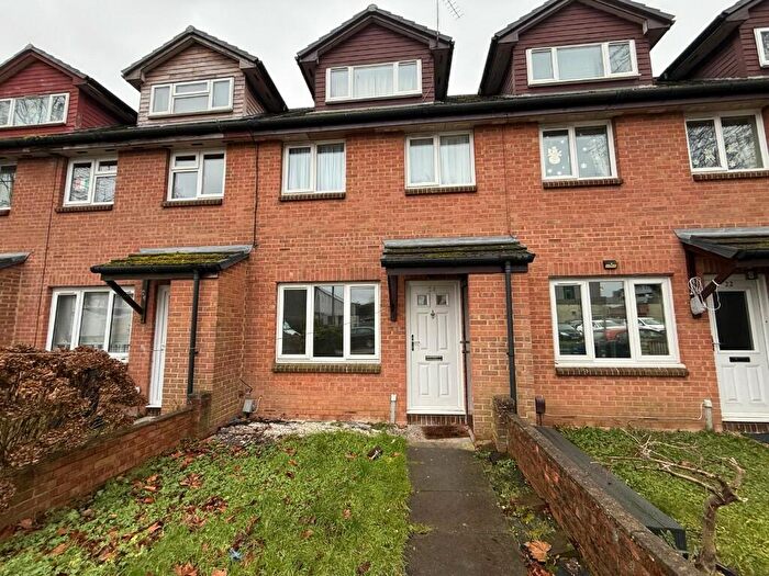 1 Bedroom Ground Maisonette To Rent In Copperfield, Chigwell, Essex, IG7