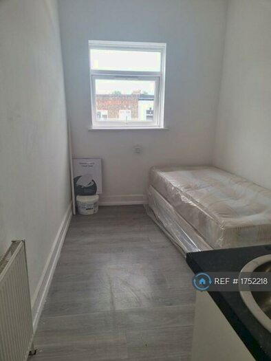 Studio To Rent In Kingstreet, London, E13