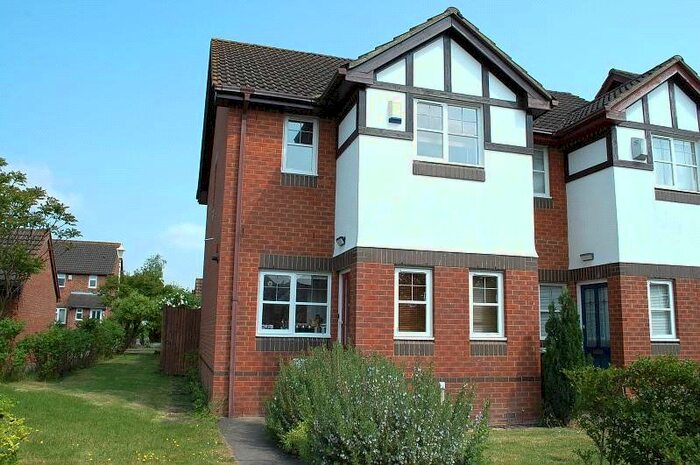2 Bedroom End Of Terrace House To Rent In Stonechat, Aylesbury HP19