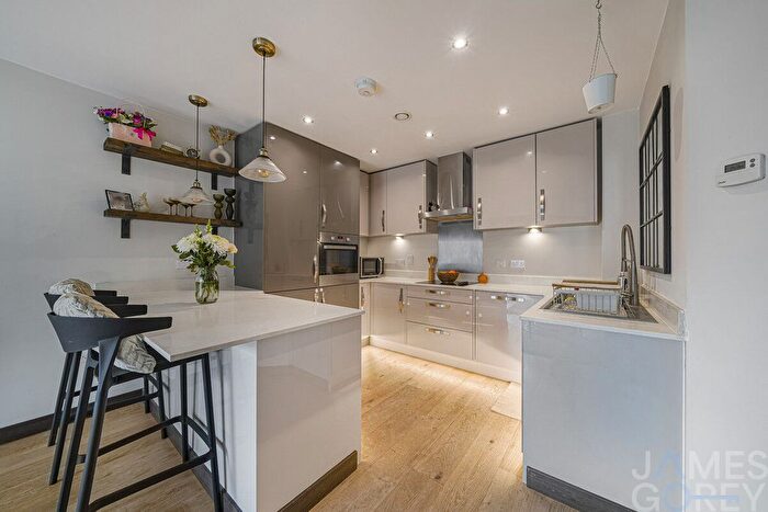 2 Bedroom Flat For Sale In James Smith Court, Dartford, DA1