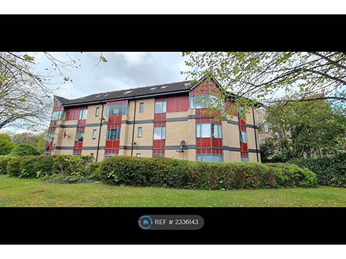 2 Bedroom Flat To Rent In Queens House, Hull, HU5
