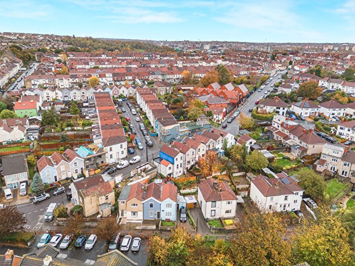 3 Bedroom End Terrace House For Sale In Brookside Road, Bristol, BS4