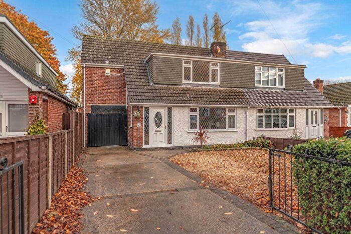 3 Bedroom Semi Detached House For Sale In Station Road, Great Coates, DN37