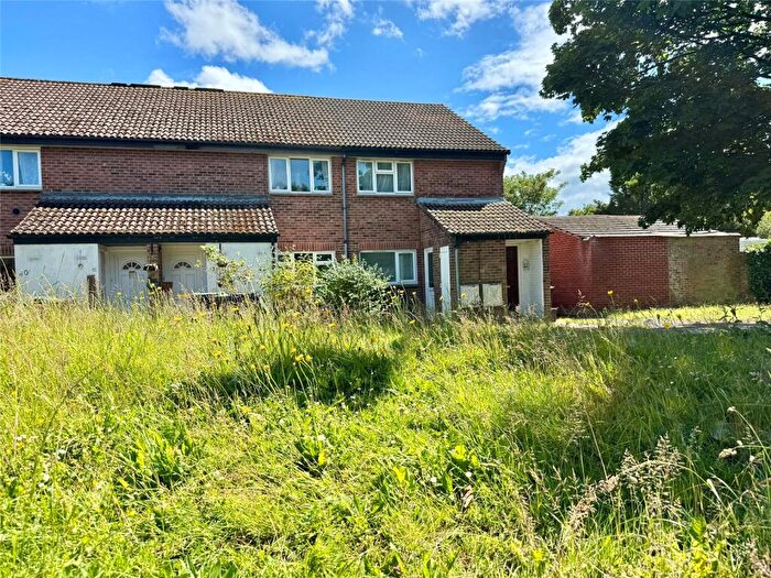 1 Bedroom Apartment For Sale In Carisbrooke Court, New Milton, Hampshire, BH25