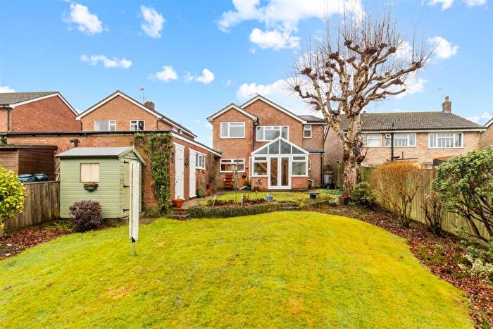 4 Bedroom Detached House For Sale In Stafford Road, Petersfield, GU32