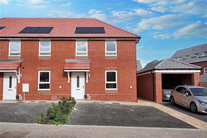 3 Bedroom End Of Terrace House To Rent In Bedroom End Of Terrace House In Gabriel Lane, Sturry, CT2