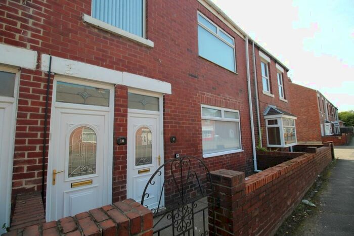 2 Bedroom Apartment To Rent In Station Avenue South, Fencehouses, Houghton Le Spring, Tyne And Wear, DH4