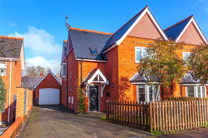 3 Bedroom Semi-Detached House For Sale In Braybrooke Road, Wargrave, Berkshire, RG10