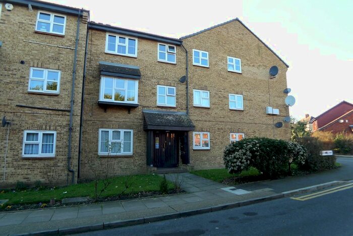 1 Bedroom Flat To Rent In Parish Gate Drive, Sidcup, DA15