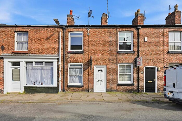 2 Bedroom Terraced House For Sale In High Street, Macclesfield, SK11