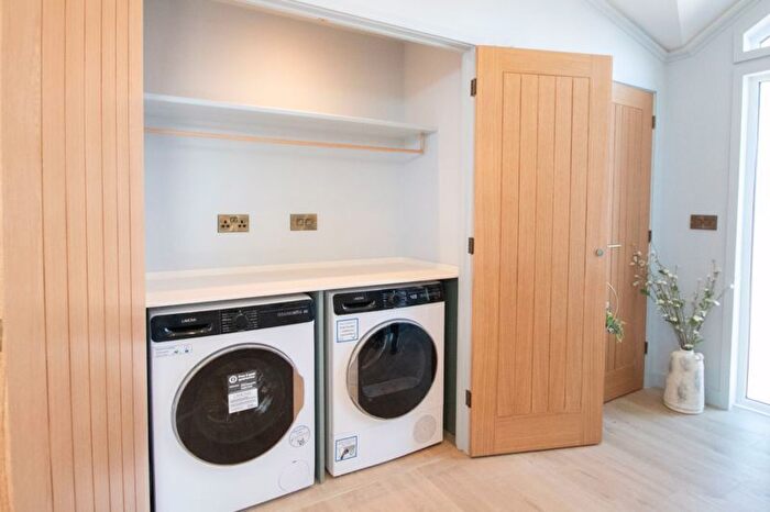 2 Bedroom Mobile/park Home For Sale In Merley House Lane, Ashington, Wimborne, BH21