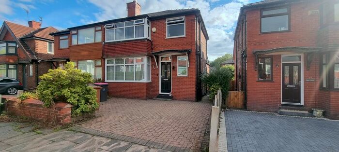 3 Bedroom Semi-Detached House To Rent In Hereford Drive, Swinton, Manchester, M27