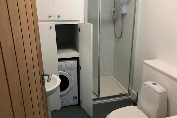 1 Bedroom Flat To Rent In Rollins Street, South Bermondsey London, SE15