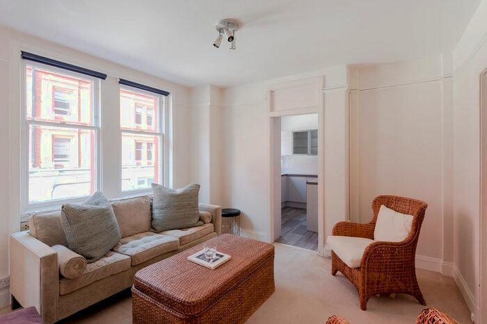 2 Bedroom Flat To Rent In Chiltern Street, London, W1U