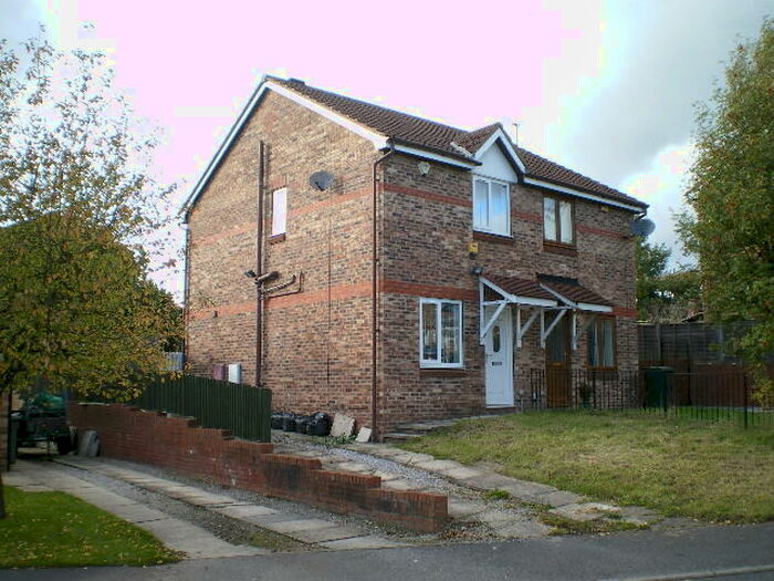 2 Bedroom Semi-Detached House To Rent In Kingfisher Grove, Bradford, West Yorkshire, BD8