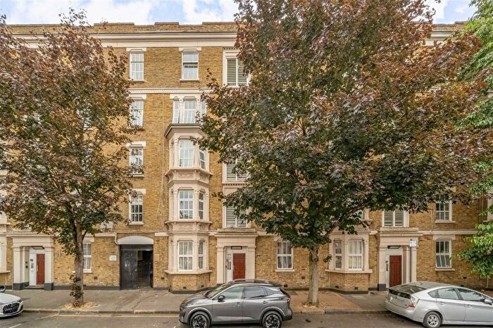 1 Bedroom Flat For Sale In Corfield Street, Bethnal Green, E2