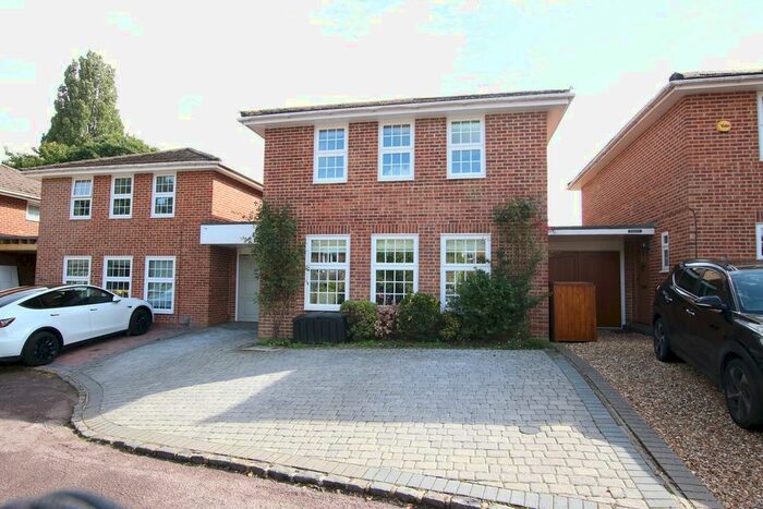 4 Bedroom Detached House To Rent In Woosehill Lane, Wokingham, RG41