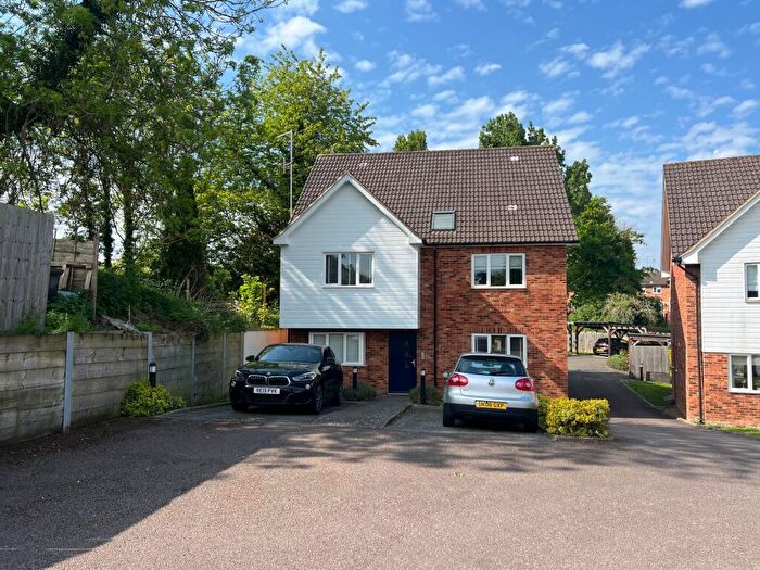 2 Bedroom Duplex To Rent In Linford End, Harlow, CM19