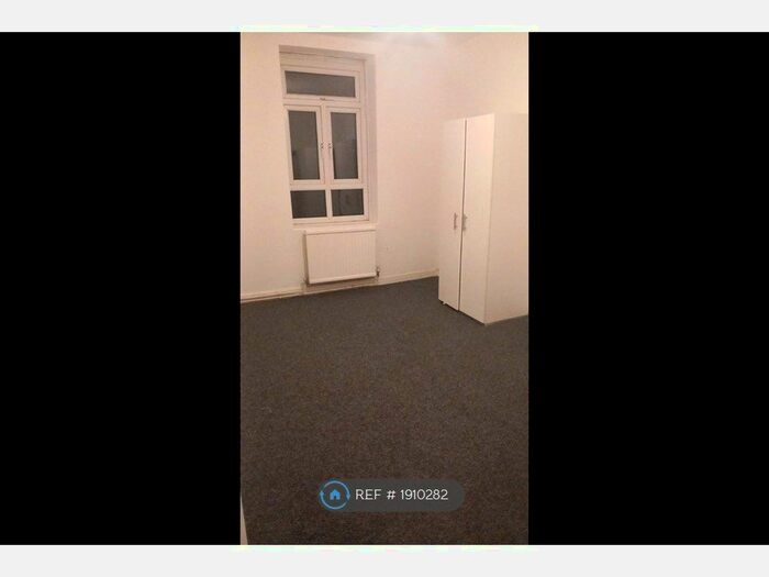 2 Bedroom Flat To Rent In Ironside House, London, E9