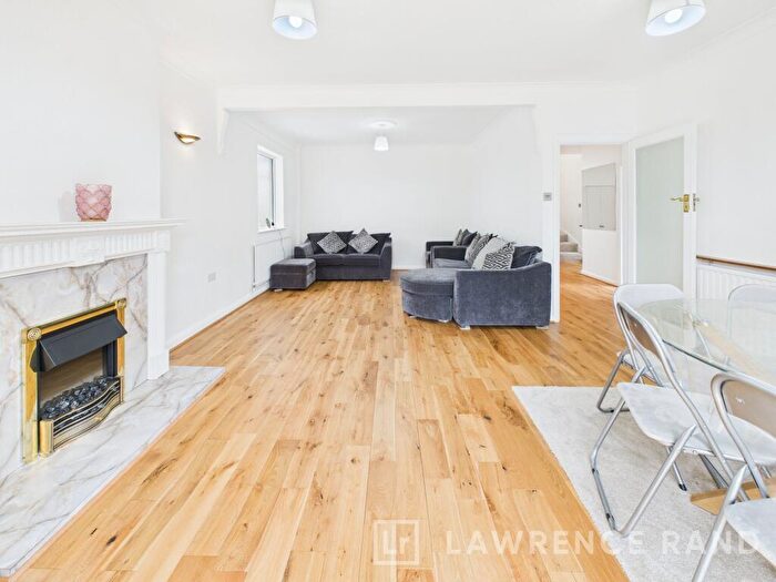 4 Bedroom Detached Bungalow To Rent In Hardy Avenue, Ruislip, HA4